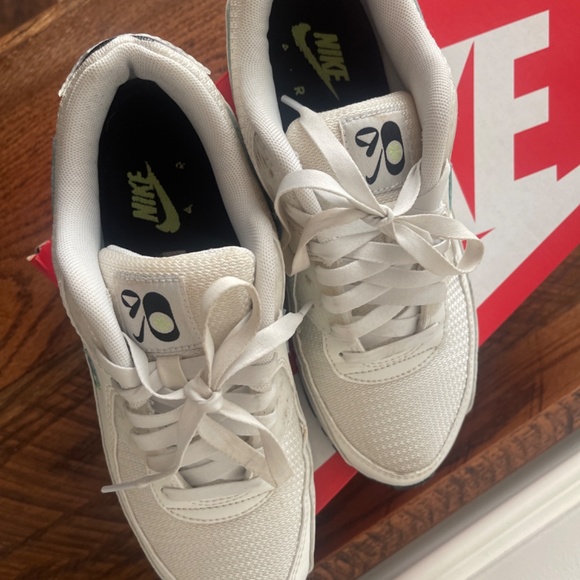 Women’s Nike Air Max 90 SE - Picture 3 of 6